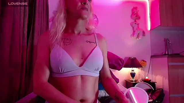 AllysonStonne online show from April 27, 10:52 pm