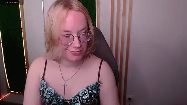 Amanda Butlerr online show from June 10, 2:16 pm