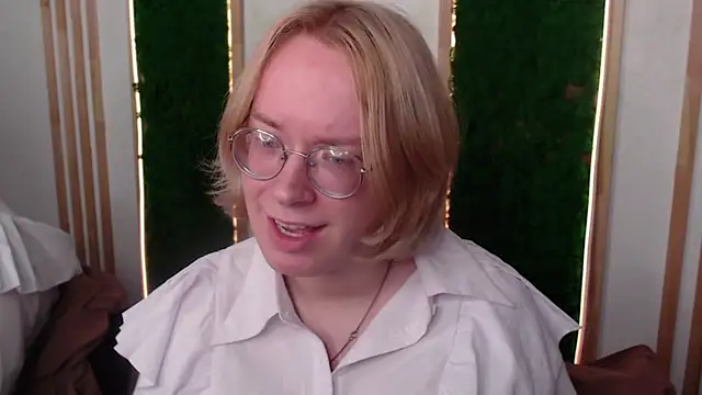 Amanda Butlerr online show from June 18, 12:10 pm