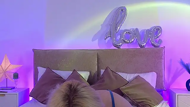 Jules night online show from April 29, 2:38 am