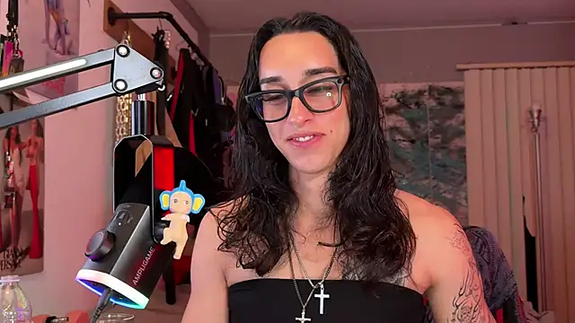 xoFrankie online show from July 20, 5:55 am