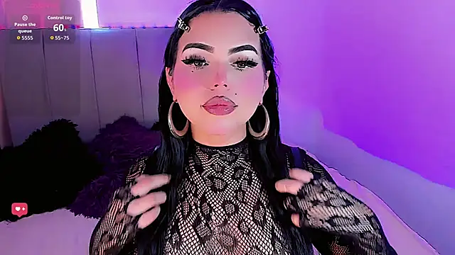 DaniielaV online show from April 4, 6:50 pm