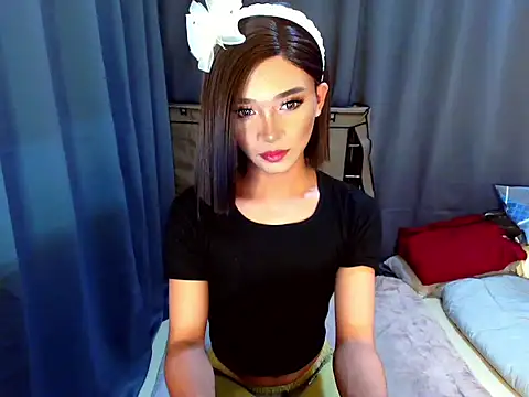 Petite HugeCock online show from December 16, 6:46 pm