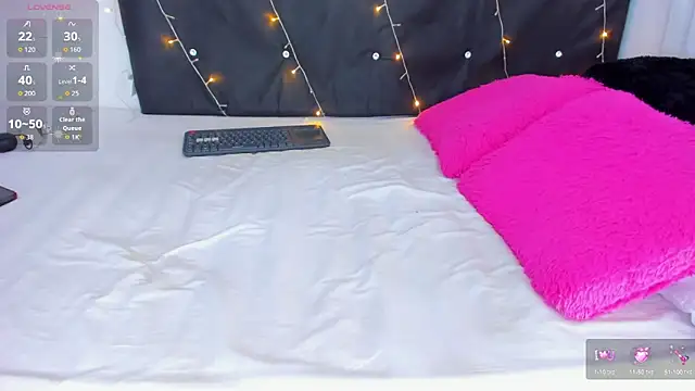 Danaa moore  online show from September 13, 8:03 pm