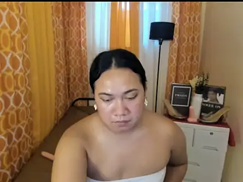 TsUncutKaren online show from April 29, 2:38 am