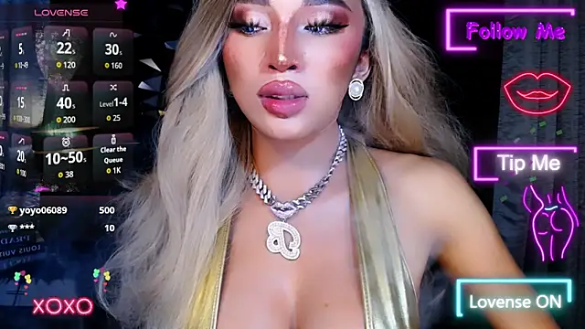 Snapshot of xUrGoddess_Bellax chatting on October 21, 8:32 pm xUrGoddess Bellax online show from October 21, 8:32 pm