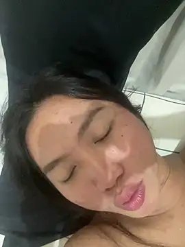 cassie cakes online show from April 30, 10:30 am