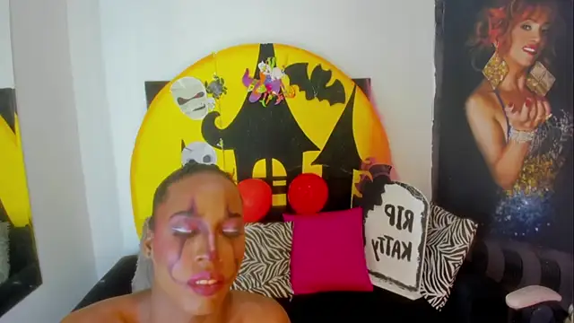 Snapshot of sabrina_xxx11 chatting on October 22, 8:34 pm sabrina xxx11 online show from October 22, 8:34 pm