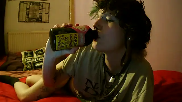 Nydia Levine online show from October 10, 10:00 pm