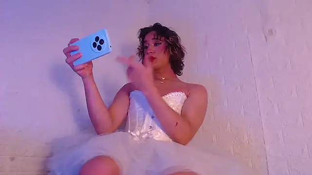 Marian Cristal online show from November 1, 3:37 am