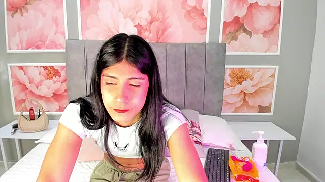 ValeryTrans  online show from August 4, 1:28 pm