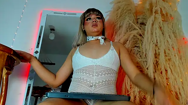 Tiffany deluxe online show from December 17, 3:28 pm