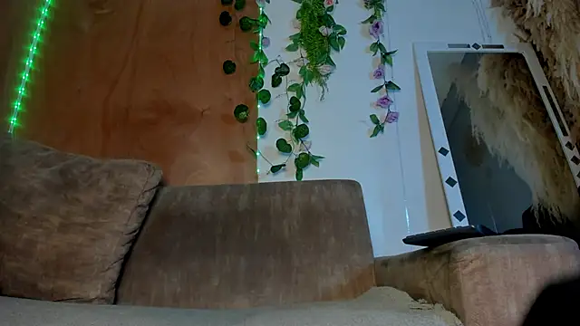 Tiffany deluxe online show from February 12, 2:23 pm