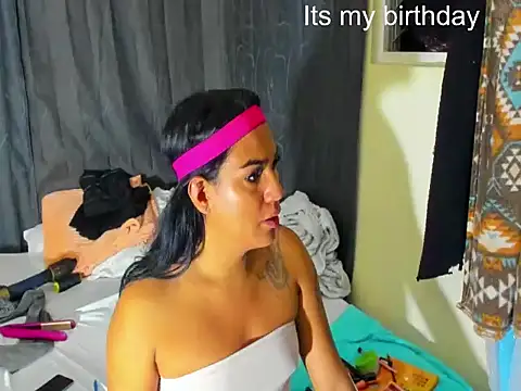 RobertaxGutierrez online show from December 21, 12:27 am