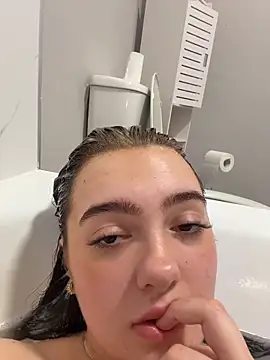 Victoria6989 online show from March 14, 8:45 pm