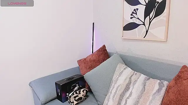KassMonroe online show from April 27, 7:34 pm