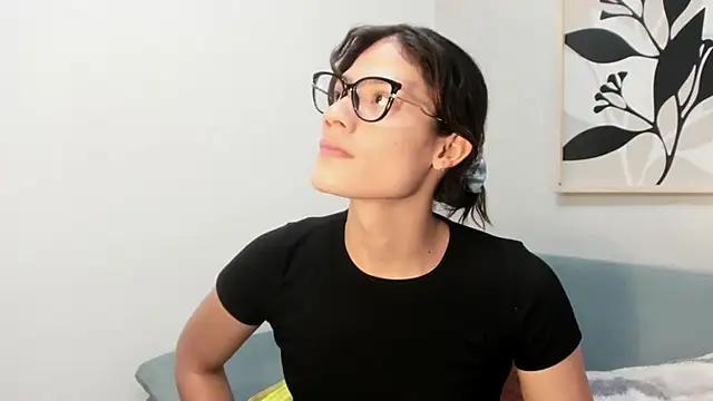 KassMonroe online show from August 4, 8:36 pm
