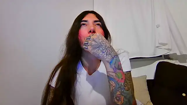 valeriahornier online show from July 26, 4:30 am