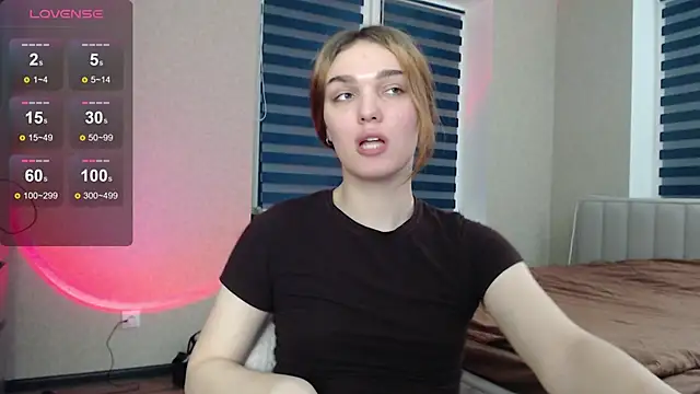 EmiliaRhodes online show from November 9, 8:20 pm