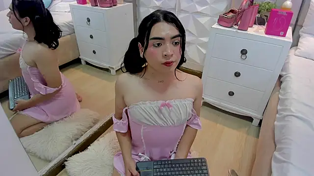SweetKata  online show from April 22, 7:32 pm
