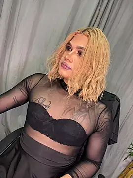 melani ferraraa  online show from July 8, 2:05 am