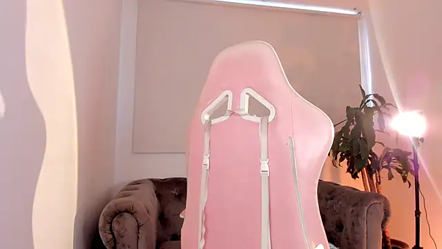 eva  s online show from July 29, 9:57 pm