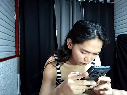 xwildflowerx online show from December 15, 2:51 am