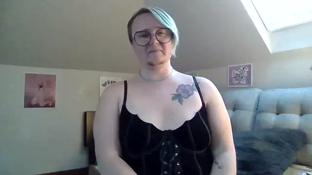 queerlyjaz online show from November 29, 11:07 pm
