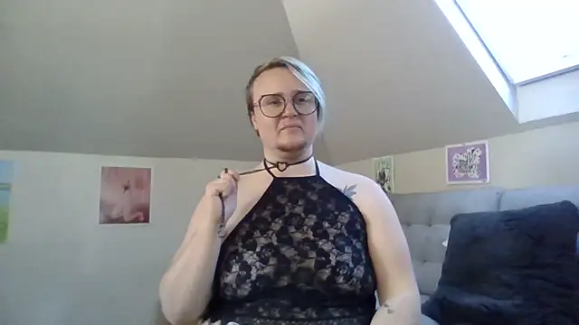 queerlyjaz online show from December 13, 7:53 pm