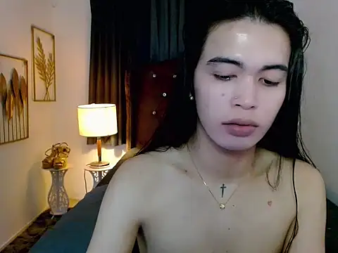 hollyyumiloove online show from March 8, 10:51 am