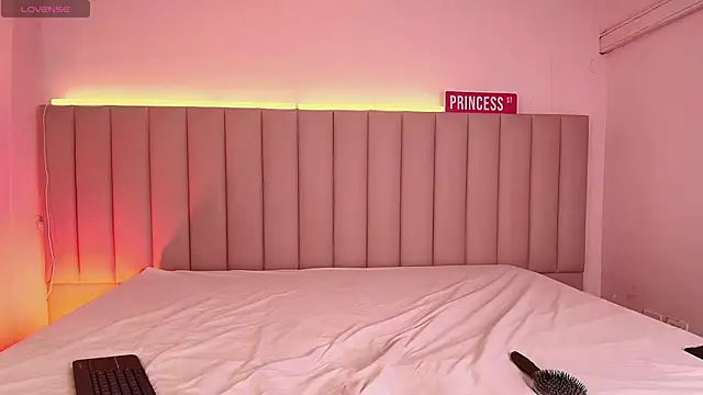 isabellaglam online show from November 28, 4:03 am