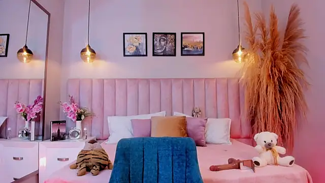 Tracy lee  online show from February 11, 7:54 pm