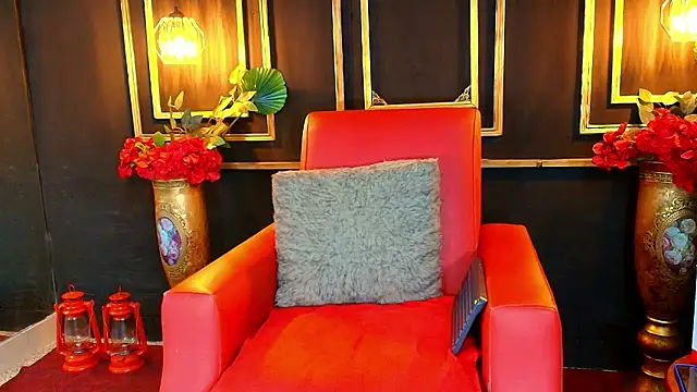 Kaira moon online show from January 15, 10:30 pm