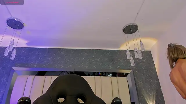 Charlotteinpole online show from March 20, 4:24 am