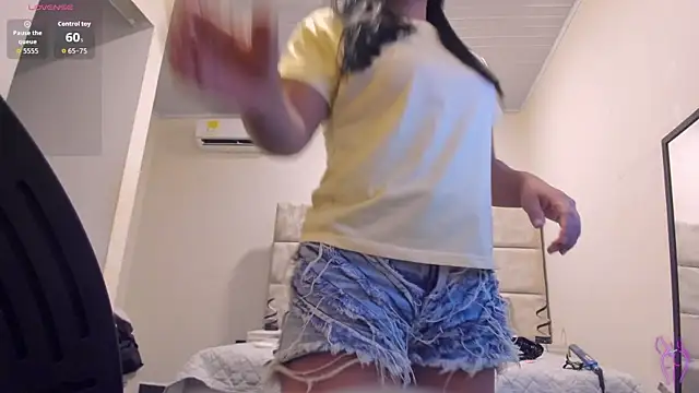 Daphne    online show from August 4, 12:44 pm
