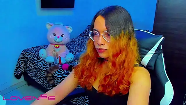 lillykittyyy online show from April 26, 3:15 am