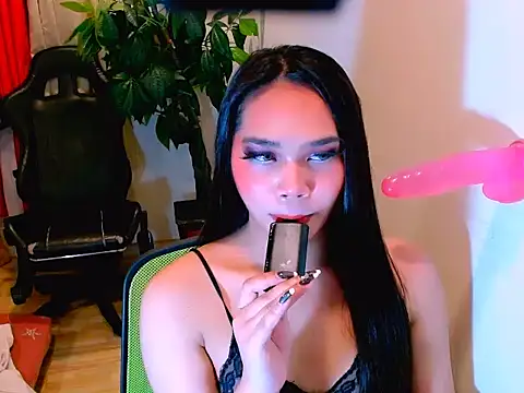 miss kcummer online show from January 17, 5:53 pm