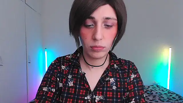 HoneyValentine online show from March 5, 9:09 pm