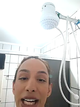 ofjuliaa online show from January 12, 9:00 pm