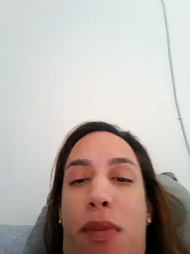 ofjuliaa online show from April 29, 2:44 pm