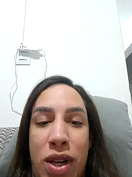 ofjuliaa online show from July 13, 5:43 am