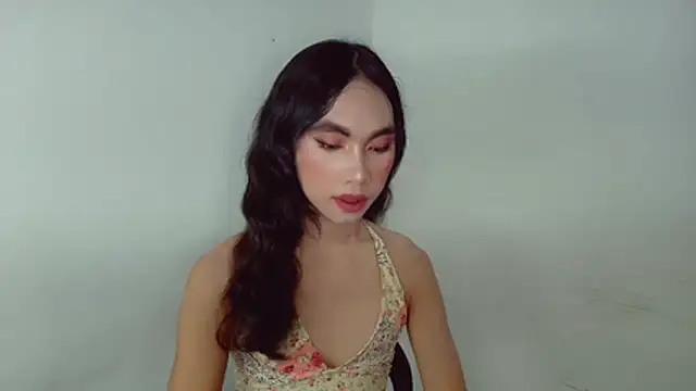 Massivecockfiona online show from January 19, 5:27 am