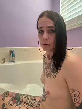 KylaRaven online show from March 12, 5:40 pm