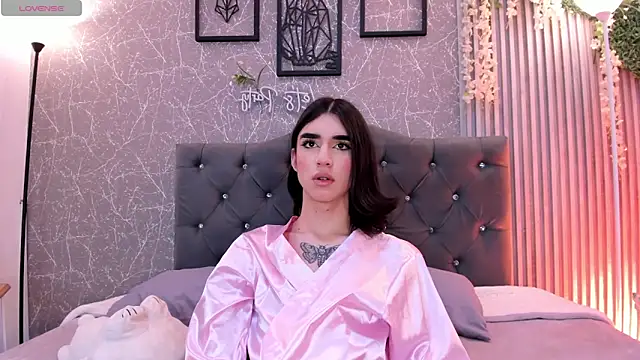 lana gill1 online show from May 2, 9:09 pm