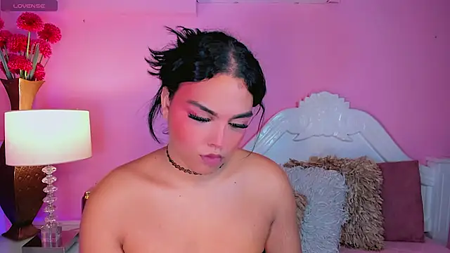 Maia Hotts online show from July 10, 8:57 pm