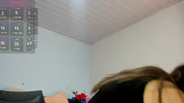 kaylaMinov  online show from April 24, 7:17 pm