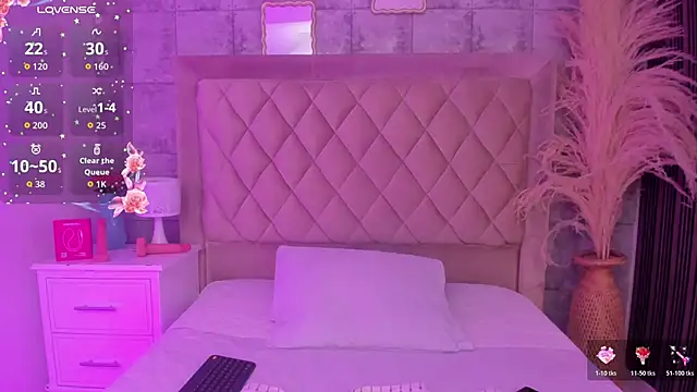 CleoFoxx  online show from March 20, 1:45 pm