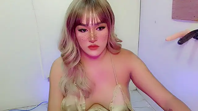 ChloeAsian online show from April 25, 12:31 pm