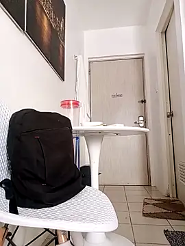 WildJennifercum online show from March 14, 4:38 am