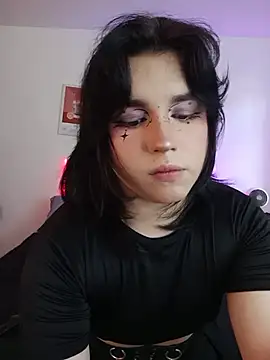 Daniellesins1 online show from February 17, 8:27 pm